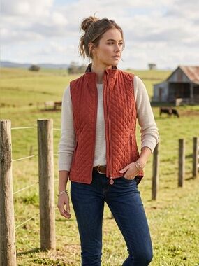 Women's Quilted Red Vest with Stand Collar PTP 18.5” L27”